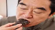 退休金九千的医学教授，钟爱吃海参，儿子拿去鉴定，结果大跌眼镜